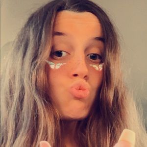 Meet your Posher, Kenzie